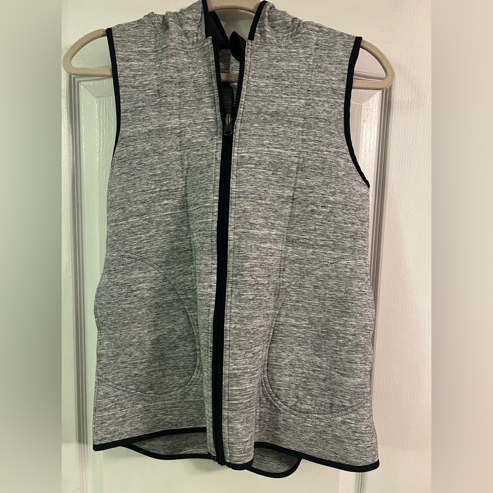 Lululemon Athletica Heathered Gray Zip-Up Vest NWOT